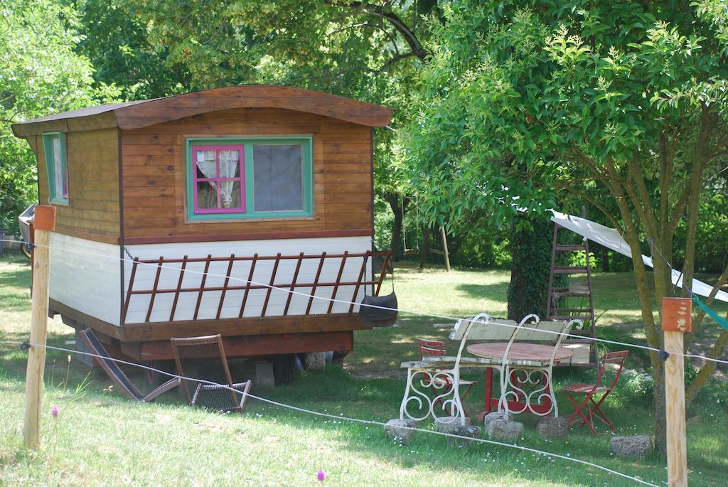 Maison D'Hotes Ainsi Soie T-Il Combovin Phòng bức ảnh